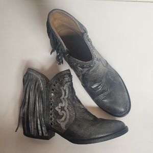 Sterling River Distressed Fringed Leather Studded Ankle Boots - Blackish Gray